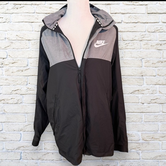 Nike Men's Black and Gray Jacket with Foldable Hood Sz Medium - Picture 10 of 15